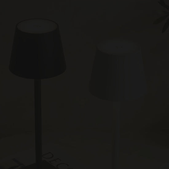 Vídeo de la lámpara LED portátil sin cables: se enciende con un toque, cambia entre luz cálida, neutra y fría y está disponible en negro y blanco